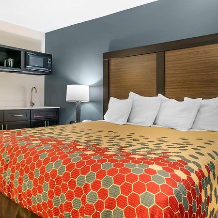 טראוורס סיטי Econo Lodge מראה חיצוני תמונה