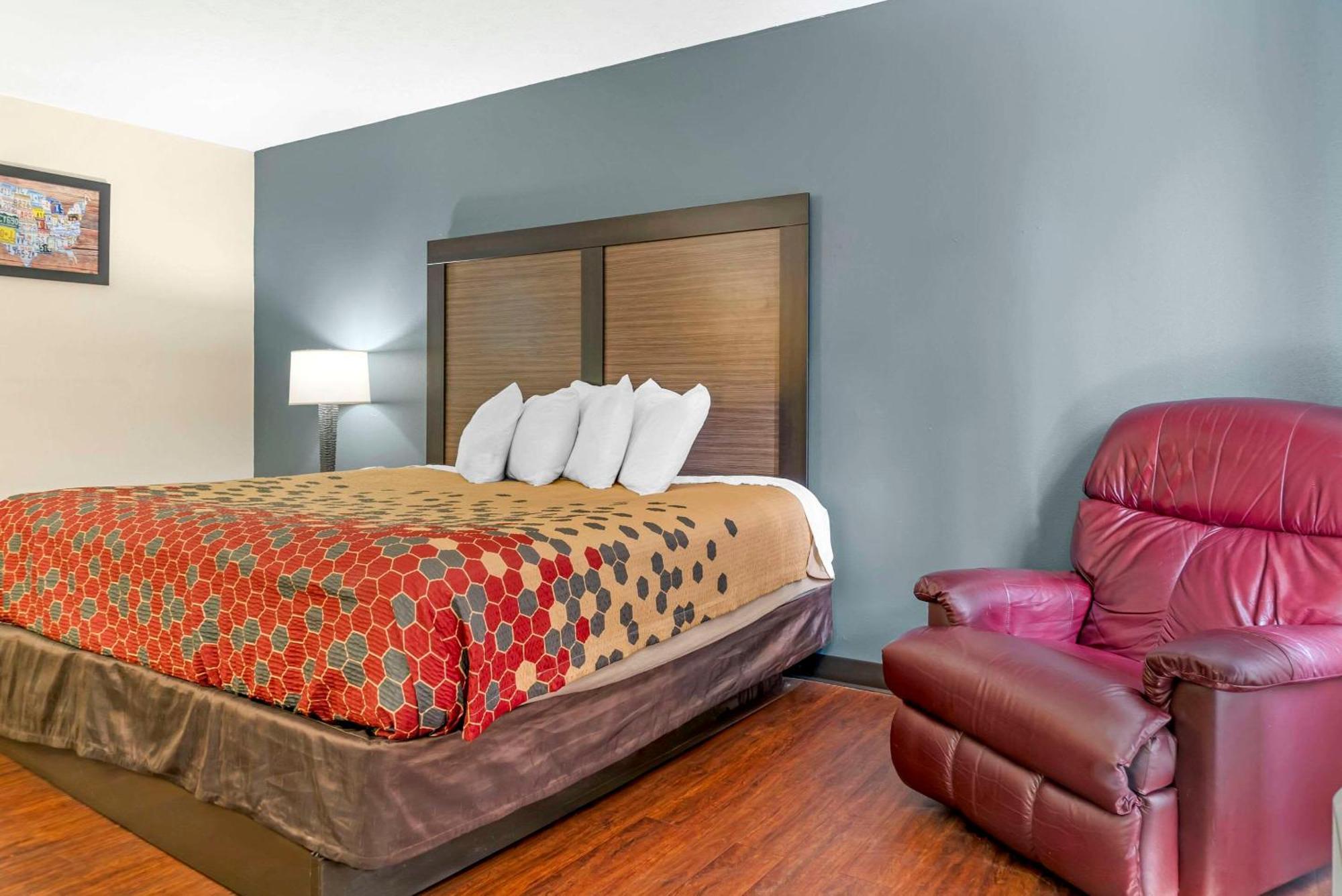 טראוורס סיטי Econo Lodge מראה חיצוני תמונה